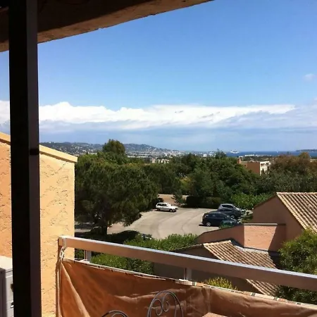 Appt T2 Refait A Neuf - Vue Dans Avec Piscine *